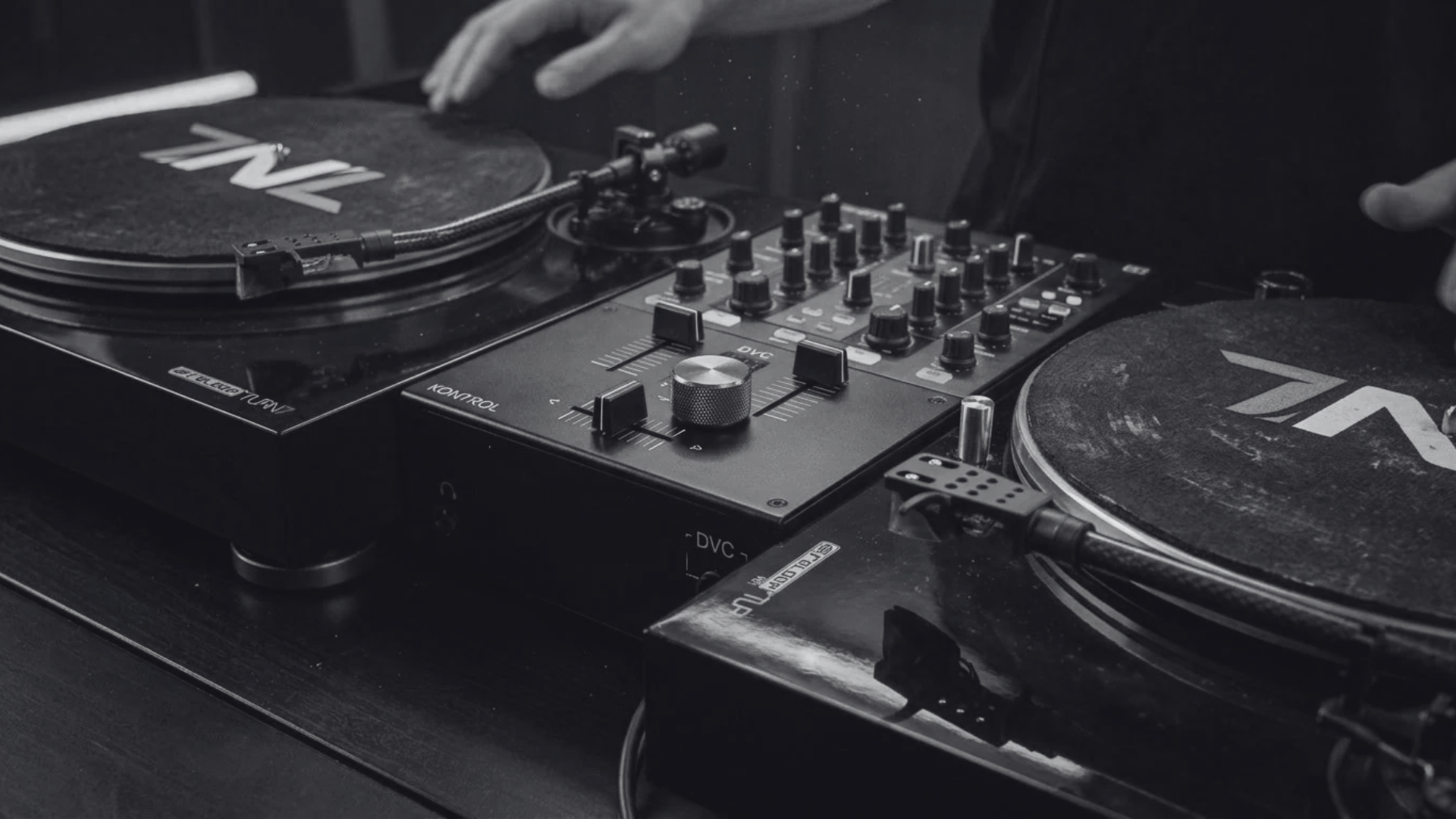 Best Turntables for Scratching & Battle DJing in 2026
